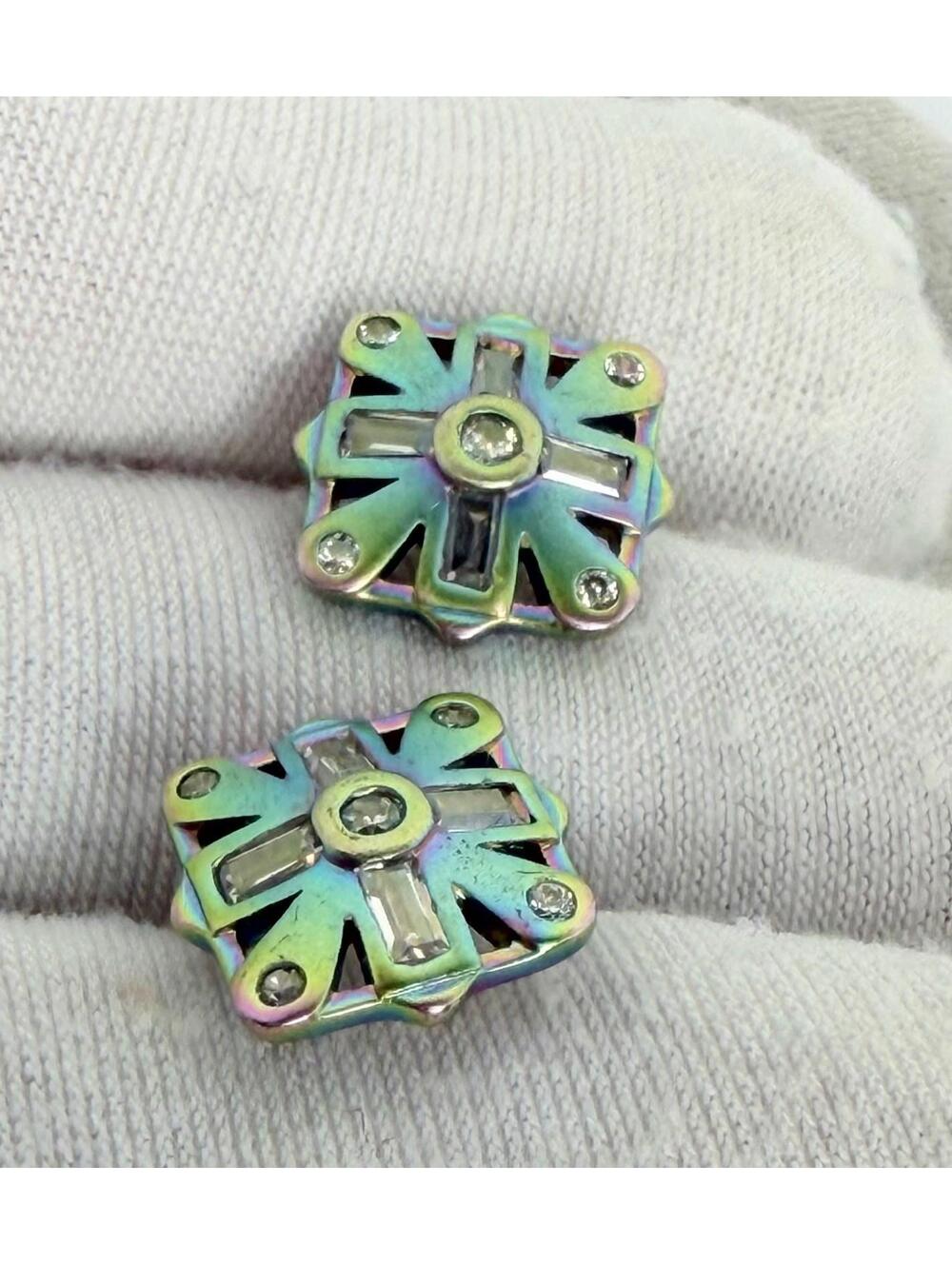 VVEUC prototype Kendra Scott Vintage Maddie/Madelyn iridescent stud earrings.